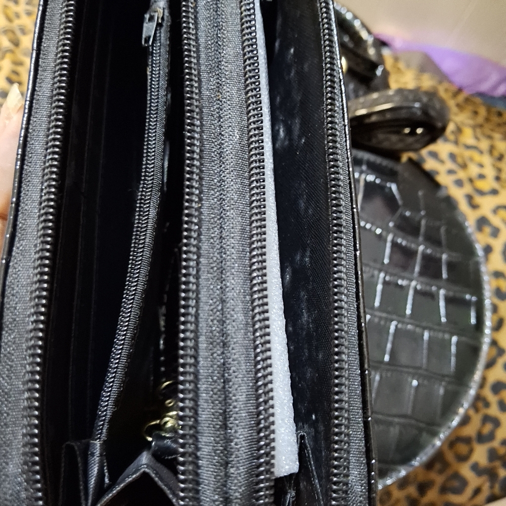 Black Croc-Embossed Shoulder Bag & Wallet Set - Picture 4 of 4